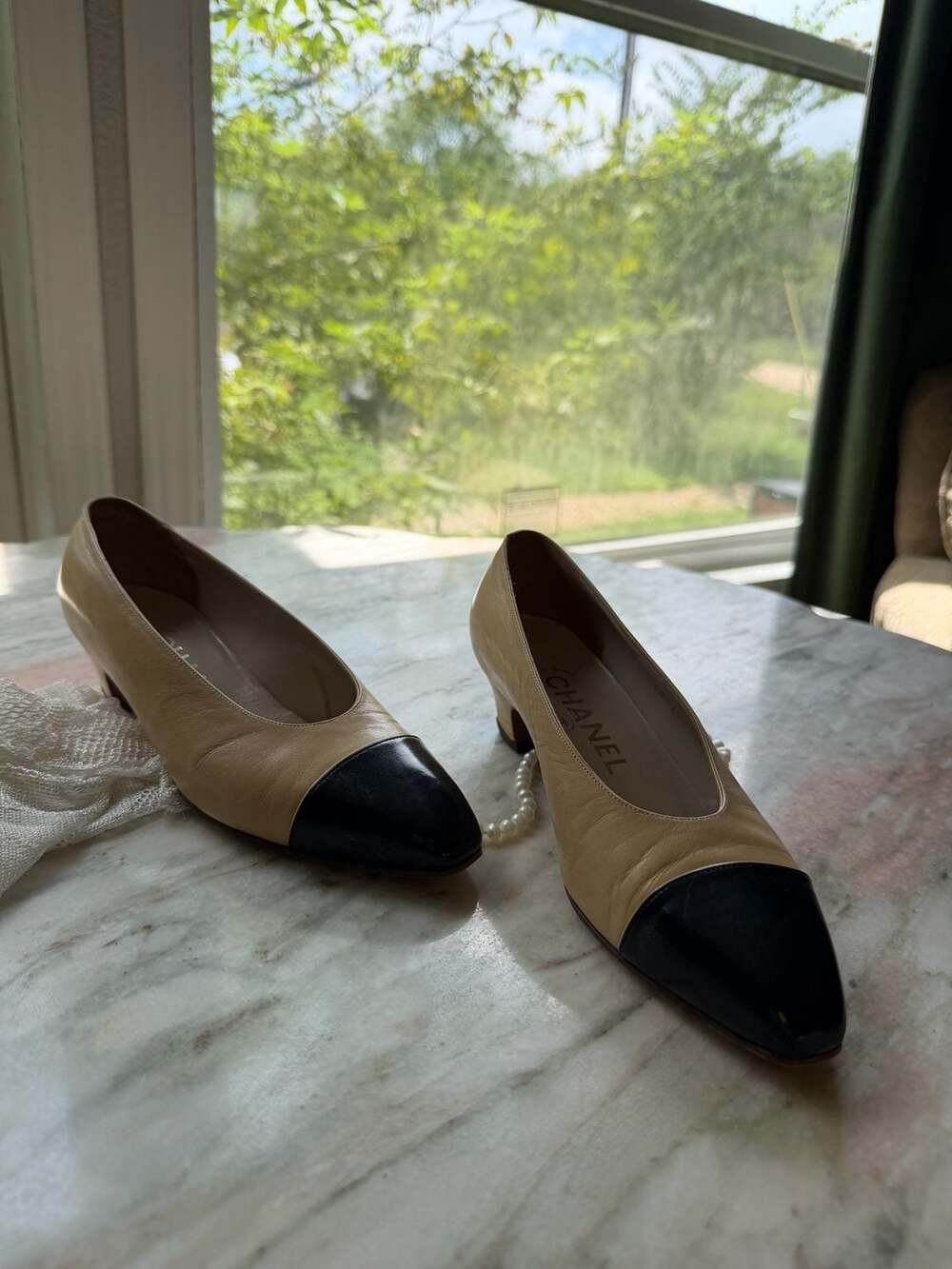 Chanel Vintage Beige Lambskin Black Cap-Toe Block Heel Pumps - Picture 11 of 12